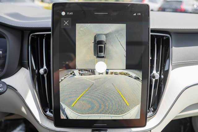 2026 Volvo XC60 Hybrid T8 photo 35