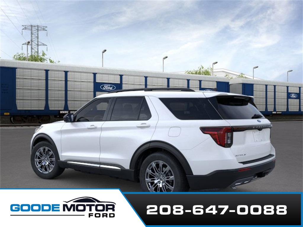 2025 Ford Explorer photo 2