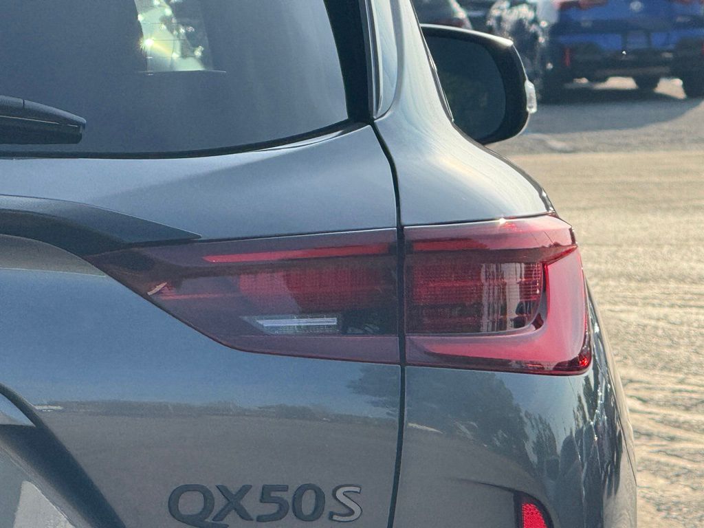 2025 Infiniti QX50 SPORT photo 3