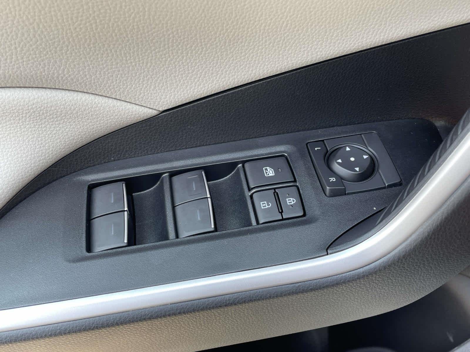2024 Toyota RAV4 Hybrid XLE photo 22