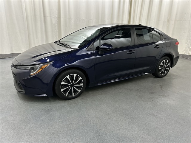 2023 Toyota Corolla LE photo 2
