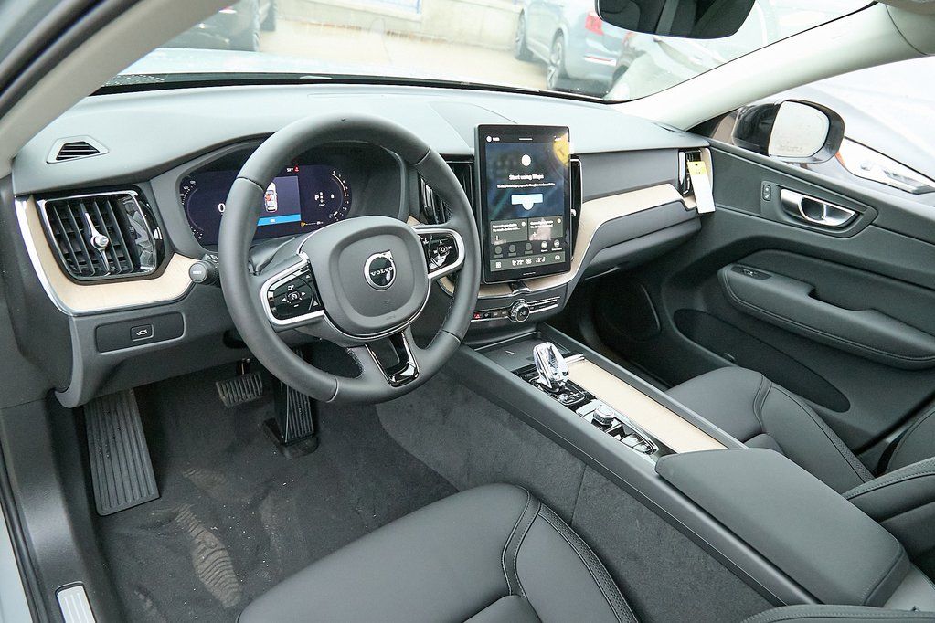 2026 VOLVO XC60 - Image 10