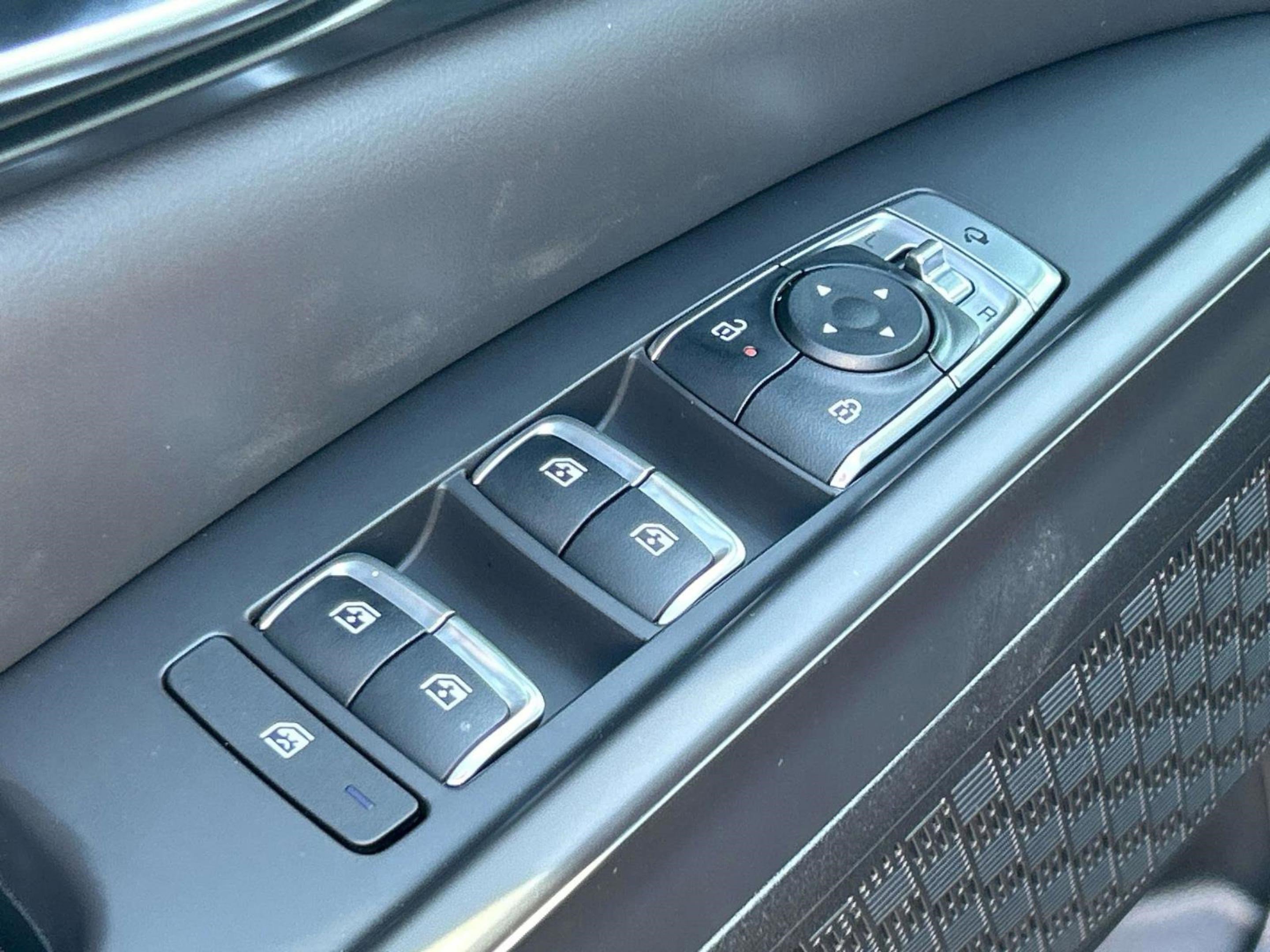 2026 Kia Carnival SX photo 24