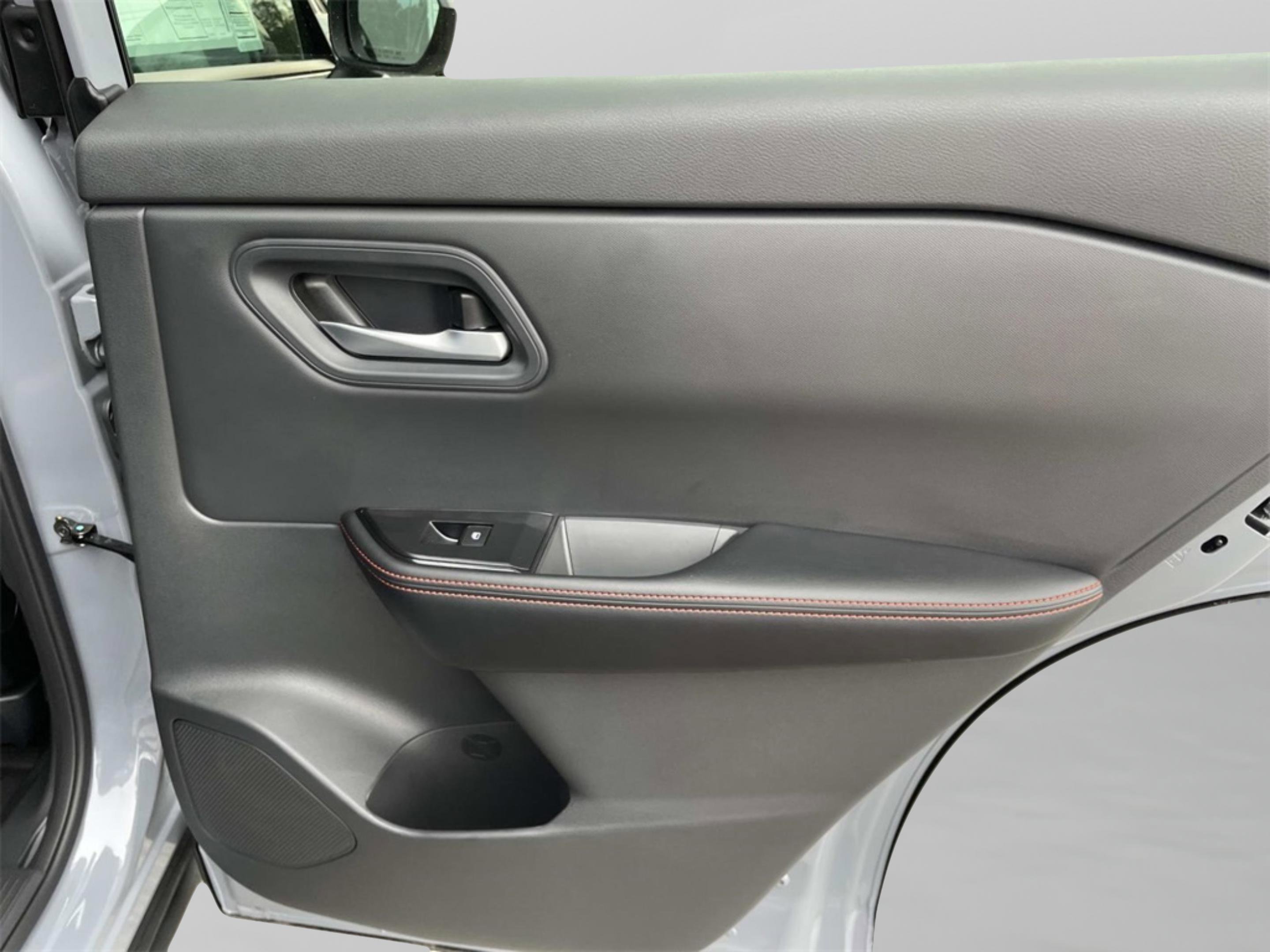 2026 Nissan Rogue AWD photo 20
