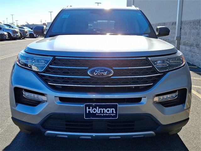 2023 Ford Explorer XLT photo 3