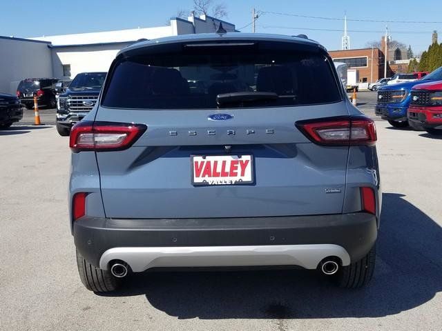 2024 Ford Escape Plug-In Hybrid photo 5