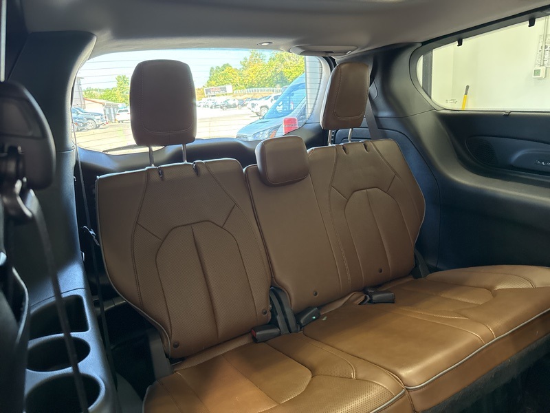 2019 Chrysler Pacifica Limited photo 12