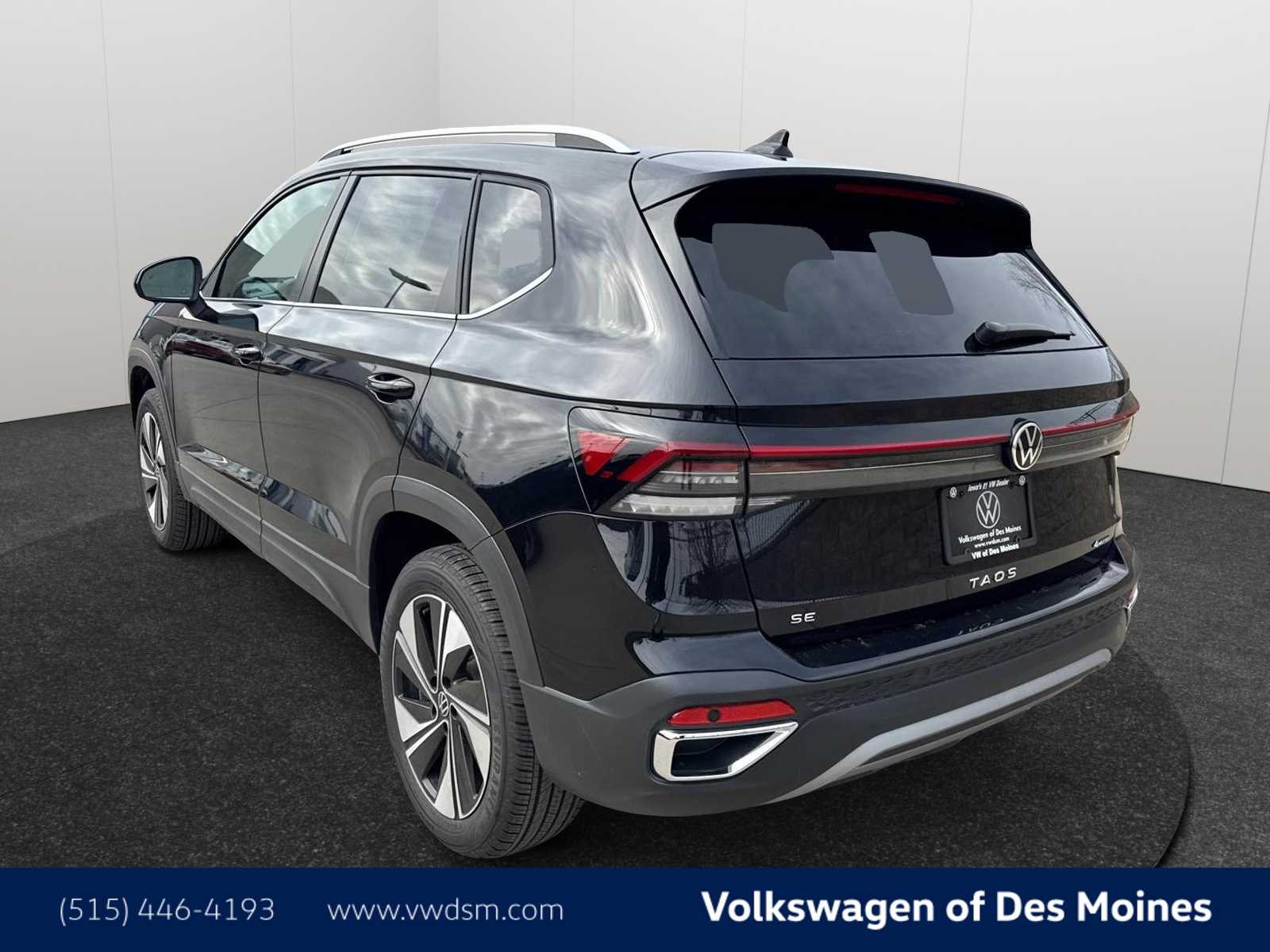2025 Volkswagen Taos SE photo 4