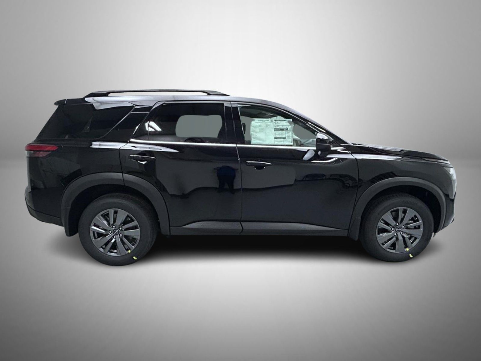 2025 Nissan Pathfinder SV photo 4