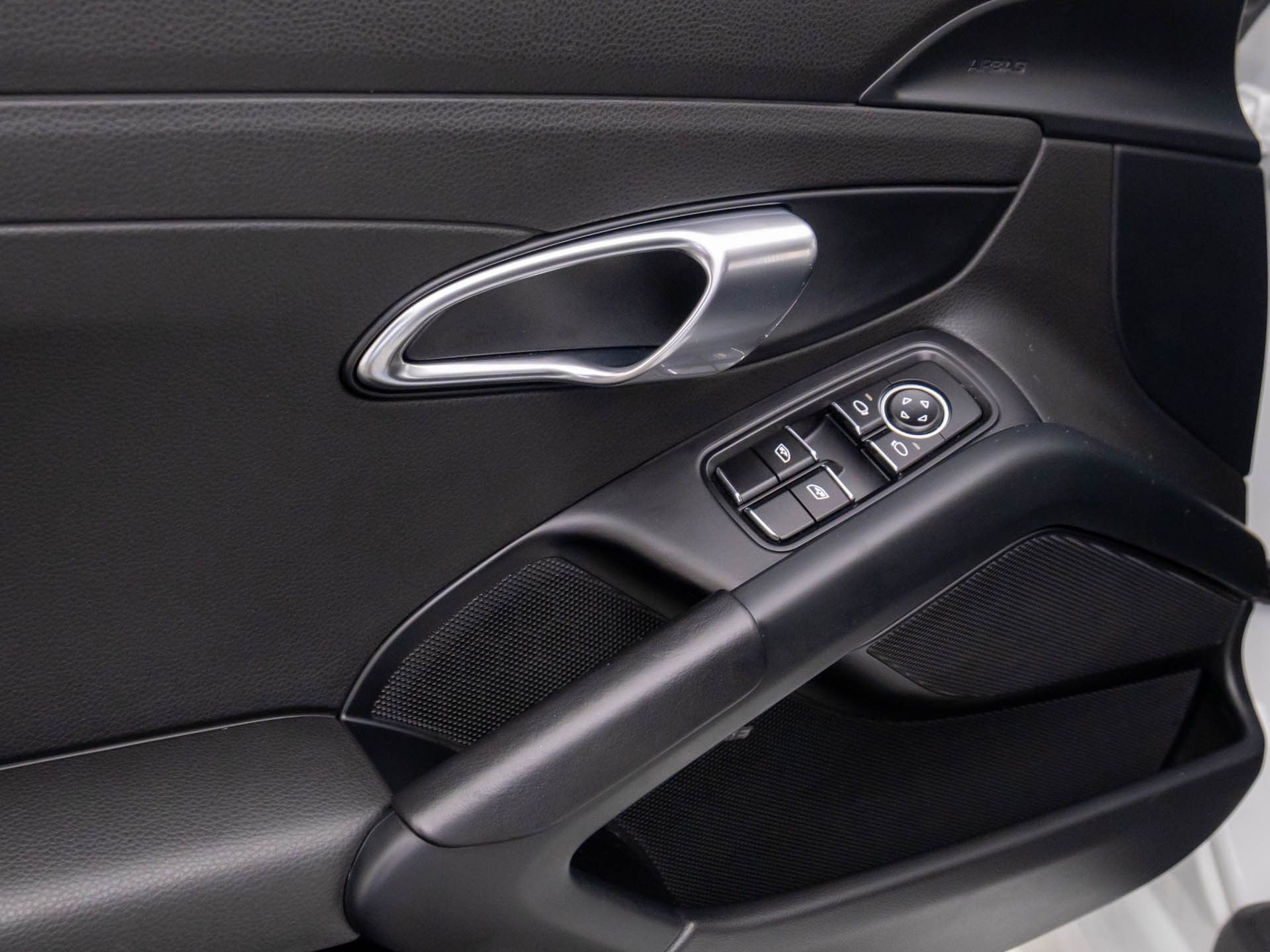 2019 Porsche Boxster photo 15