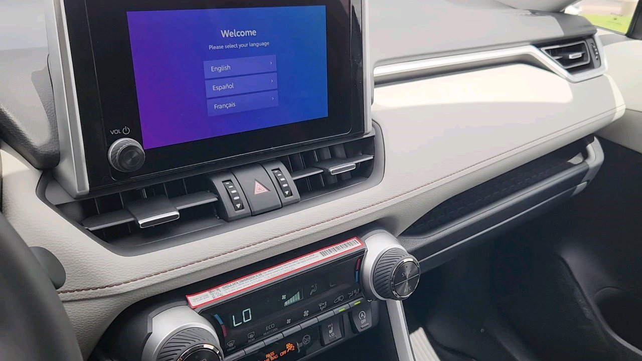2025 Toyota RAV4 XLE Premium photo 22