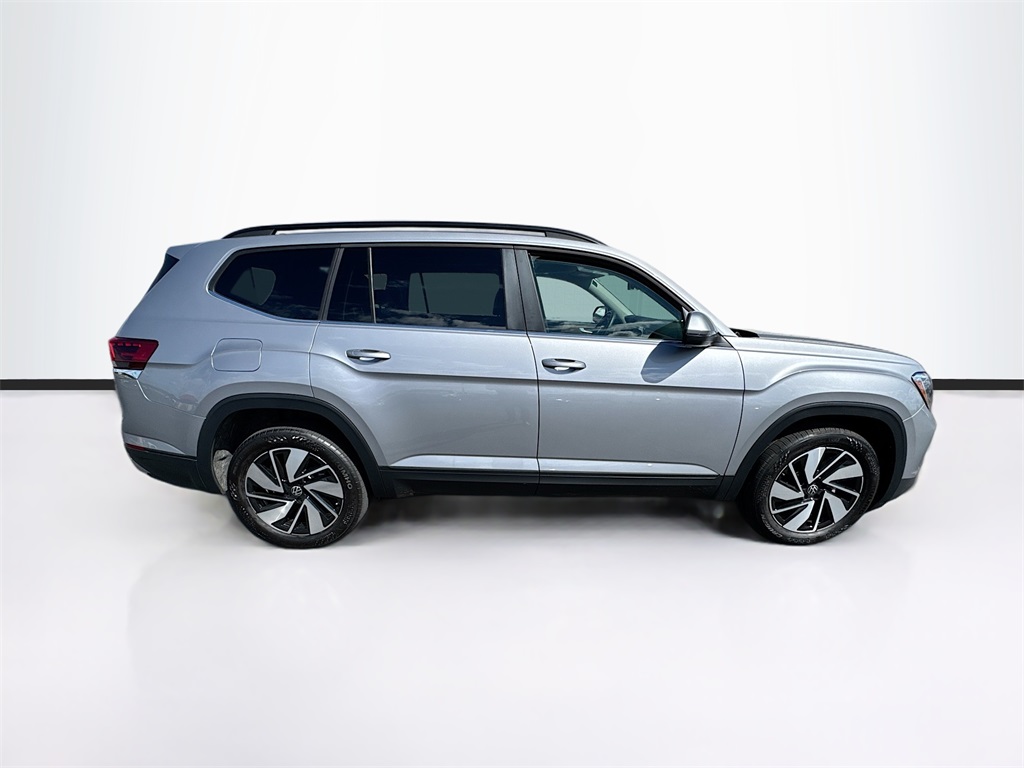 2024 Volkswagen Atlas SE Technology photo 8