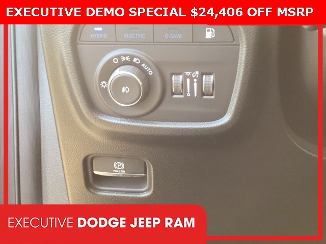 2023 Jeep Grand Cherokee Trailhawk 4xe photo 4
