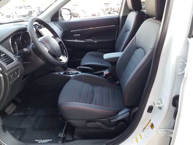 2025 Mitsubishi Outlander Sport SE photo 13