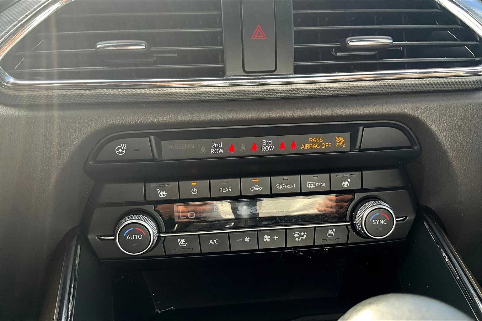 2023 Mazda CX-9 Signature photo 29