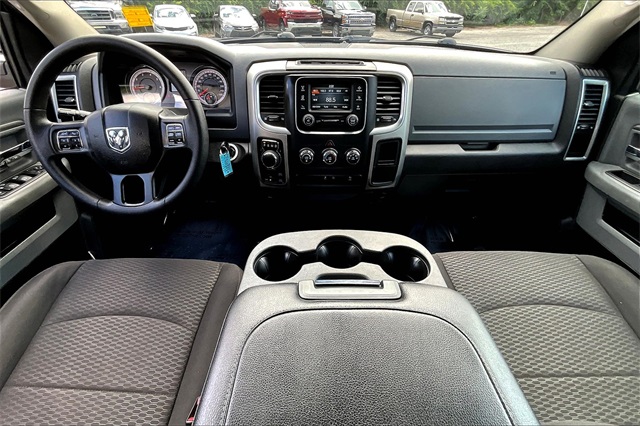2020 Ram 1500 Classic Warlock photo 8