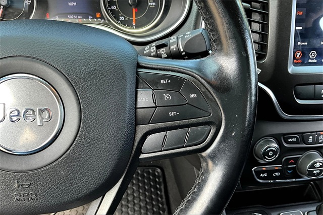 2020 Jeep Cherokee Trailhawk photo 3