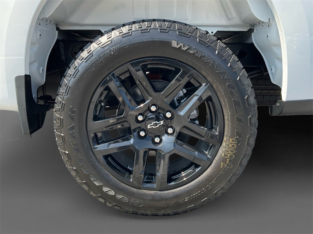2025 Chevrolet Silverado 1500 Custom photo 8