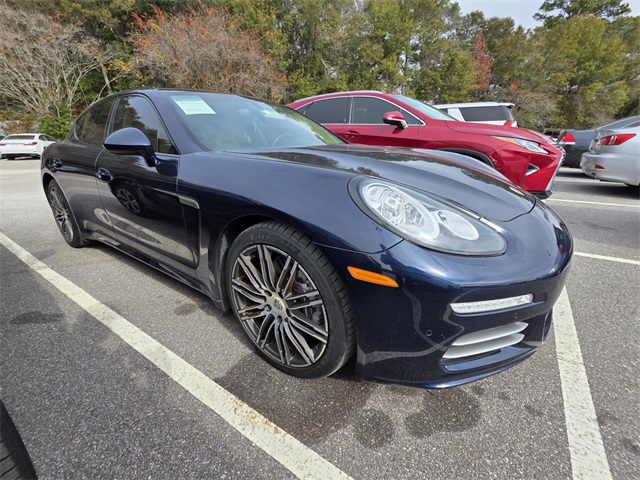 2016 Porsche Panamera Base's photo