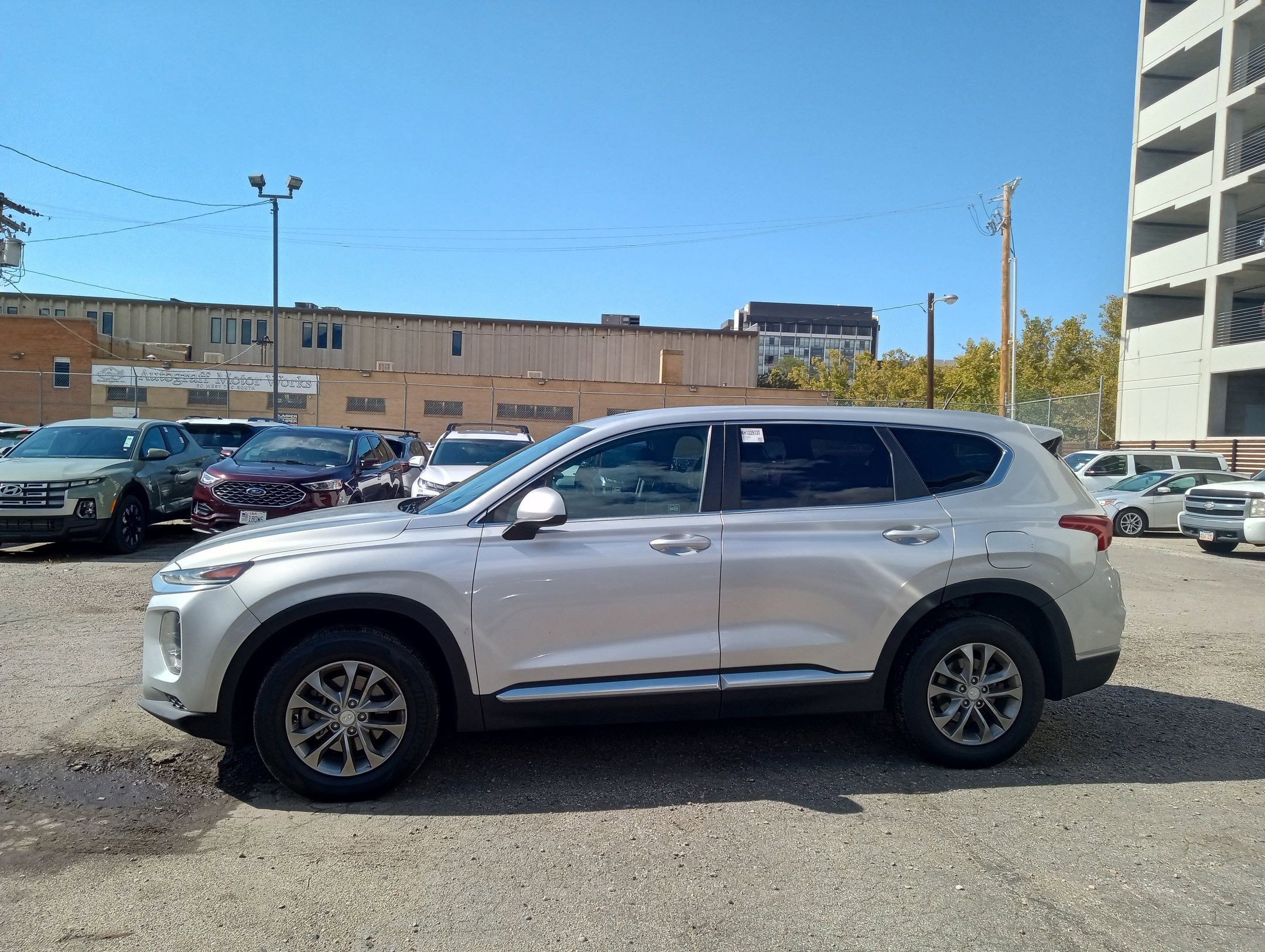 2019 Hyundai Santa Fe SE photo 5