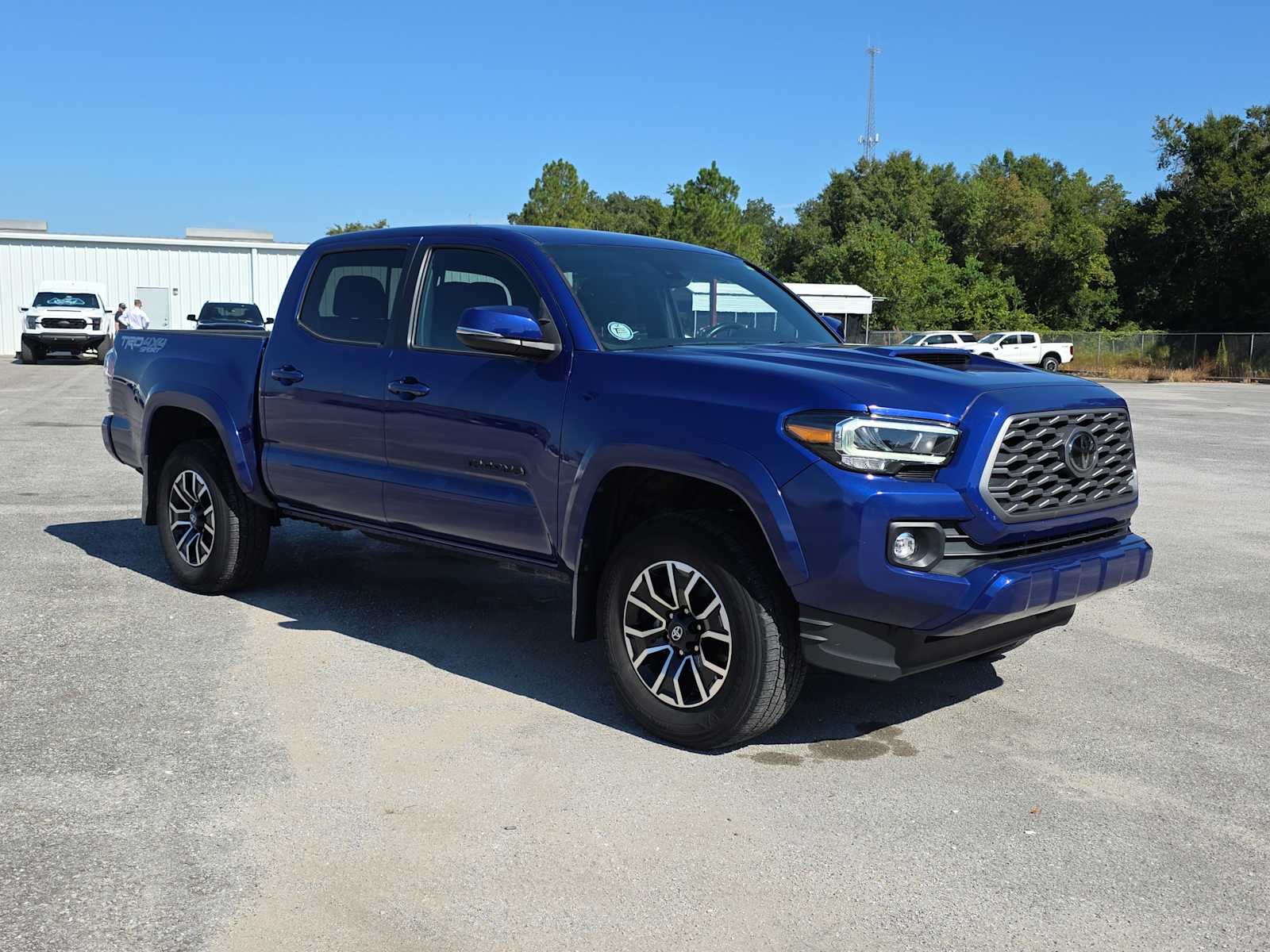 2022 Toyota Tacoma TRD Sport 4x4 photo 2