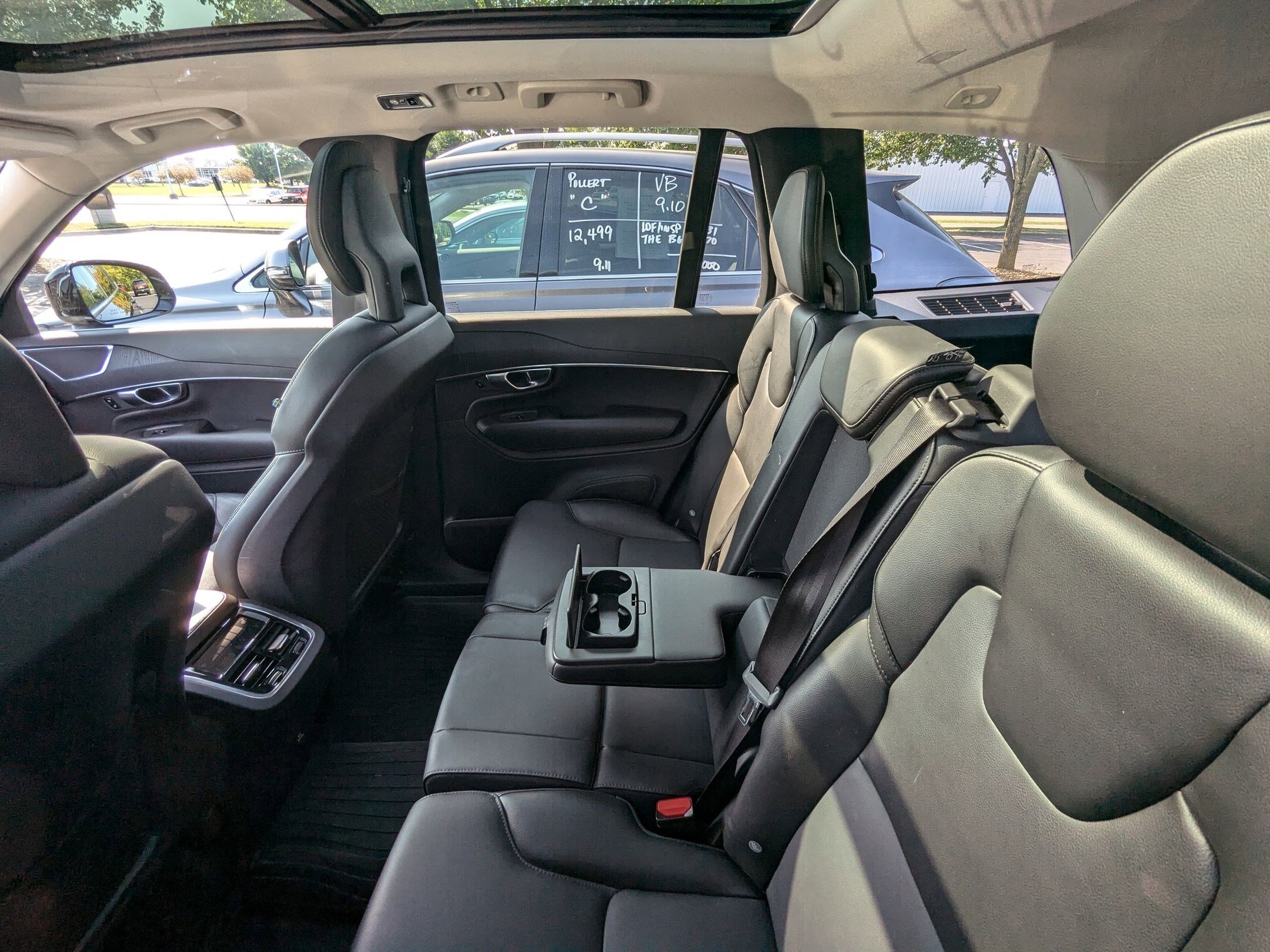 2020 Volvo XC90 T5 Momentum photo 11