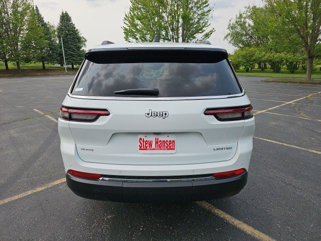 2024 Jeep Grand Cherokee Limited photo 4