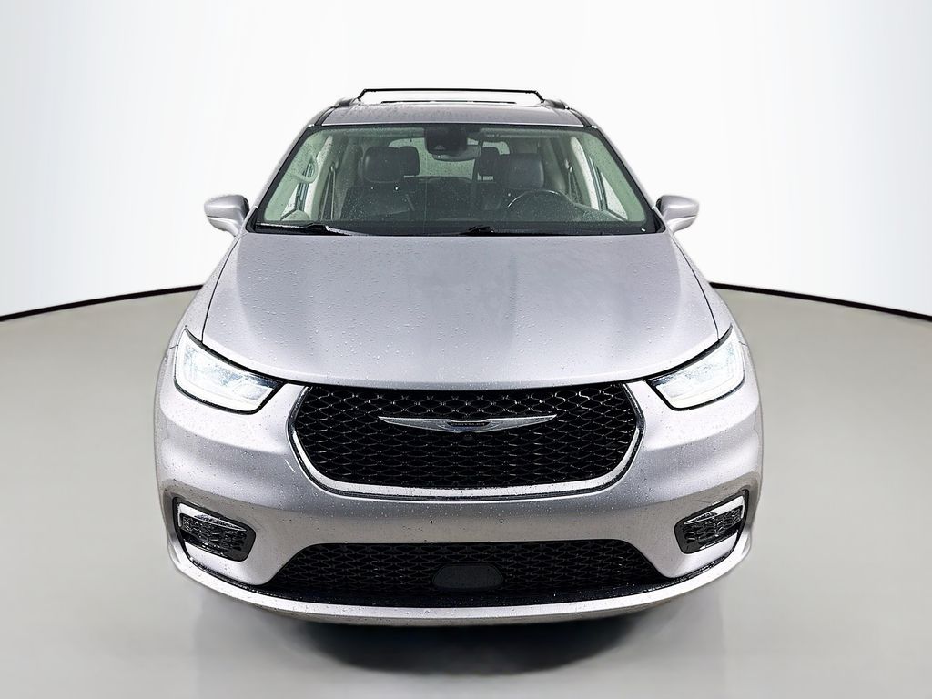 2021 Chrysler Pacifica Touring L photo 2