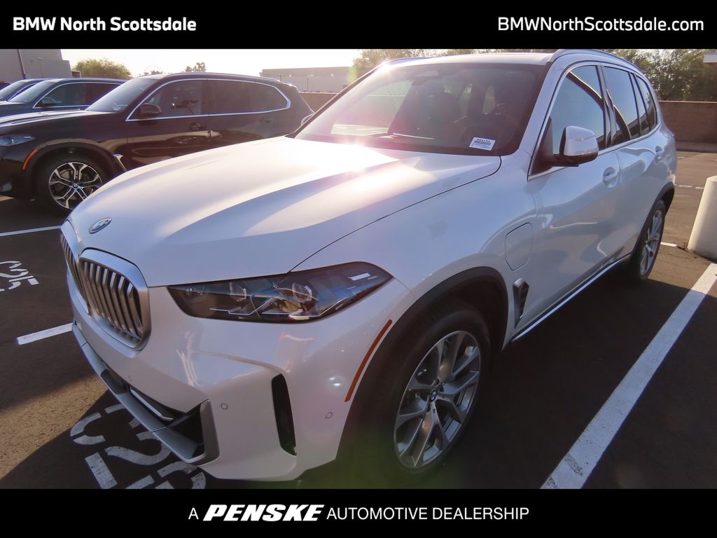 2026 BMW X5 50e's photo