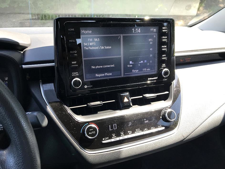 2022 Toyota Corolla LE photo 15