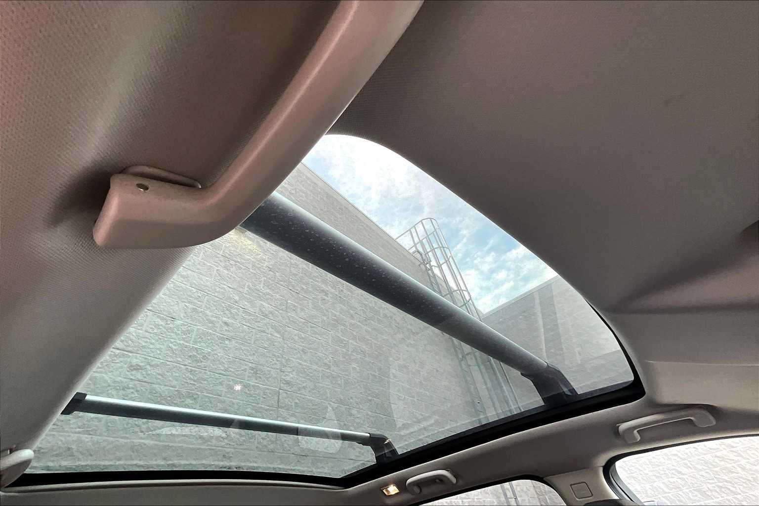 2020 Land Rover Discovery Sport SE photo 11