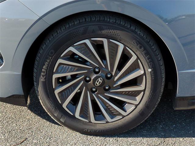 2025 Hyundai Sonata Hybrid SEL photo 11