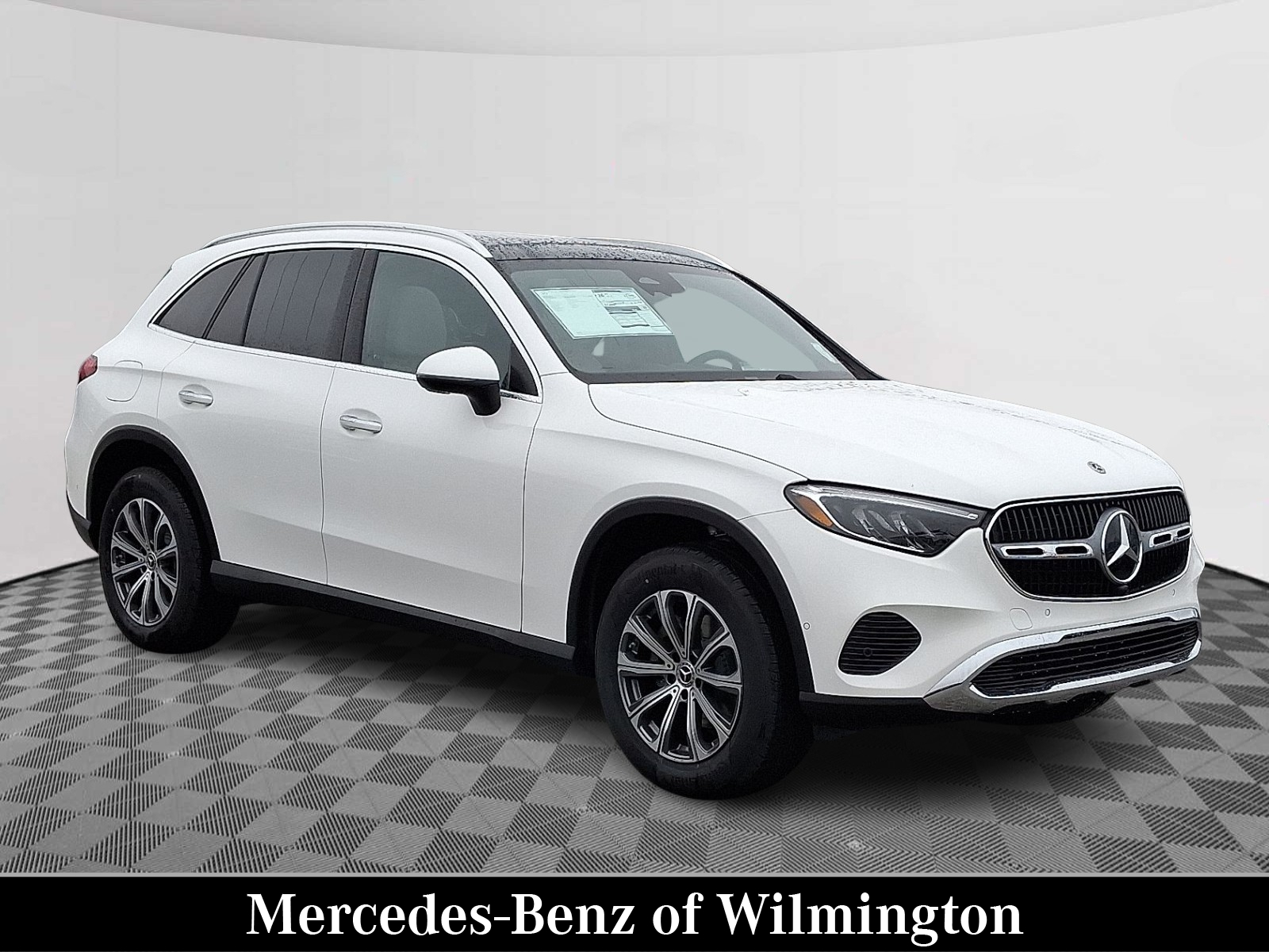 2026 Mercedes-Benz GLC Base's photo