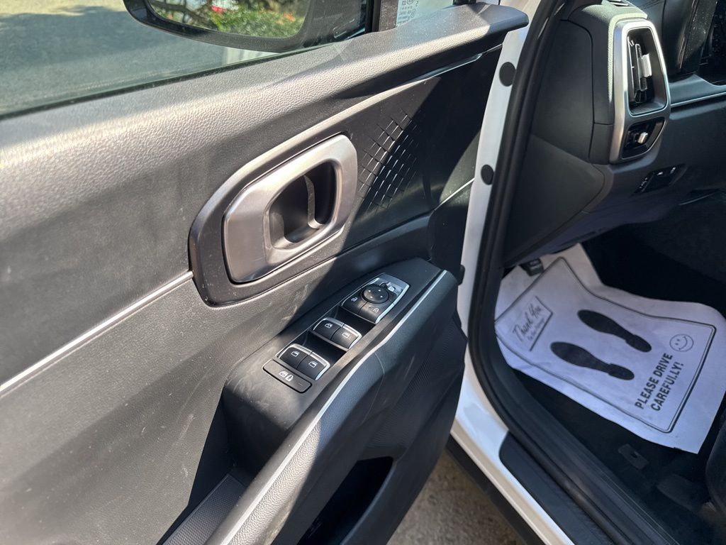 2021 Kia Sorento S photo 18