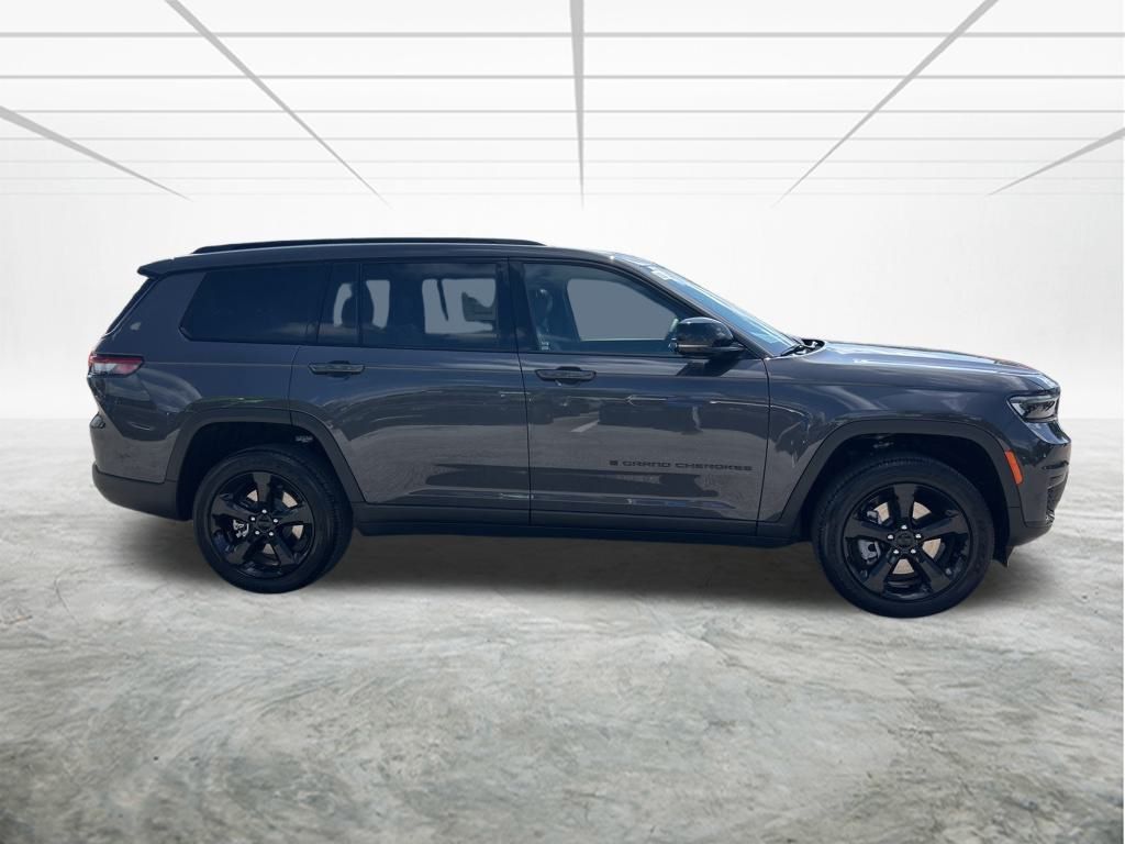 2025 Jeep Grand Cherokee Altitude X photo 3