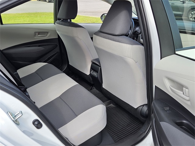 2025 Toyota Corolla Hybrid LE photo 13
