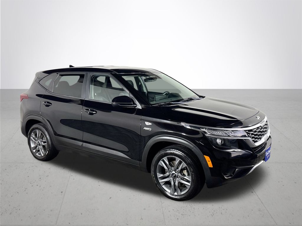 2021 Kia Seltos LX photo 4