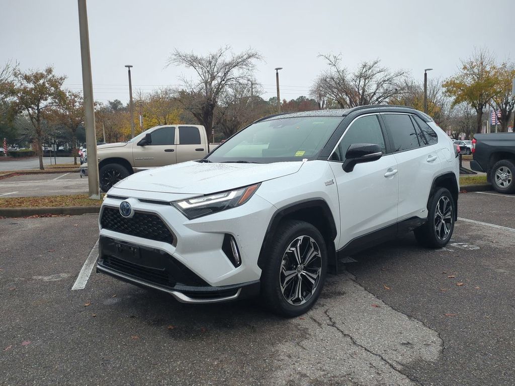 2023 Toyota RAV4 XSE's photo