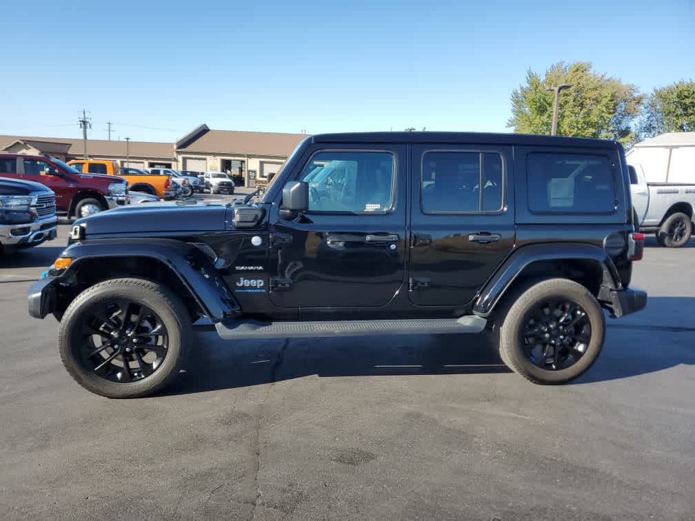 2023 Jeep Wrangler 4xe Sahara photo 2