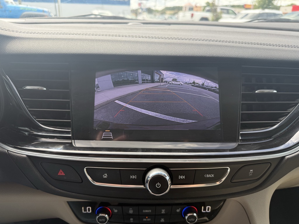 2018 Buick Regal TourX Essence photo 7