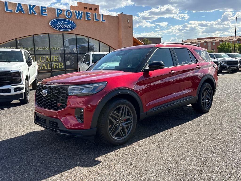 2025 Ford Explorer ST's photo