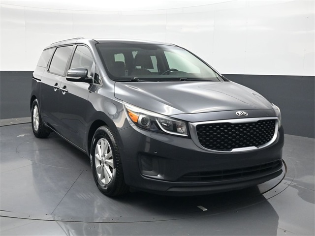 2017 Kia Sedona LX photo 2