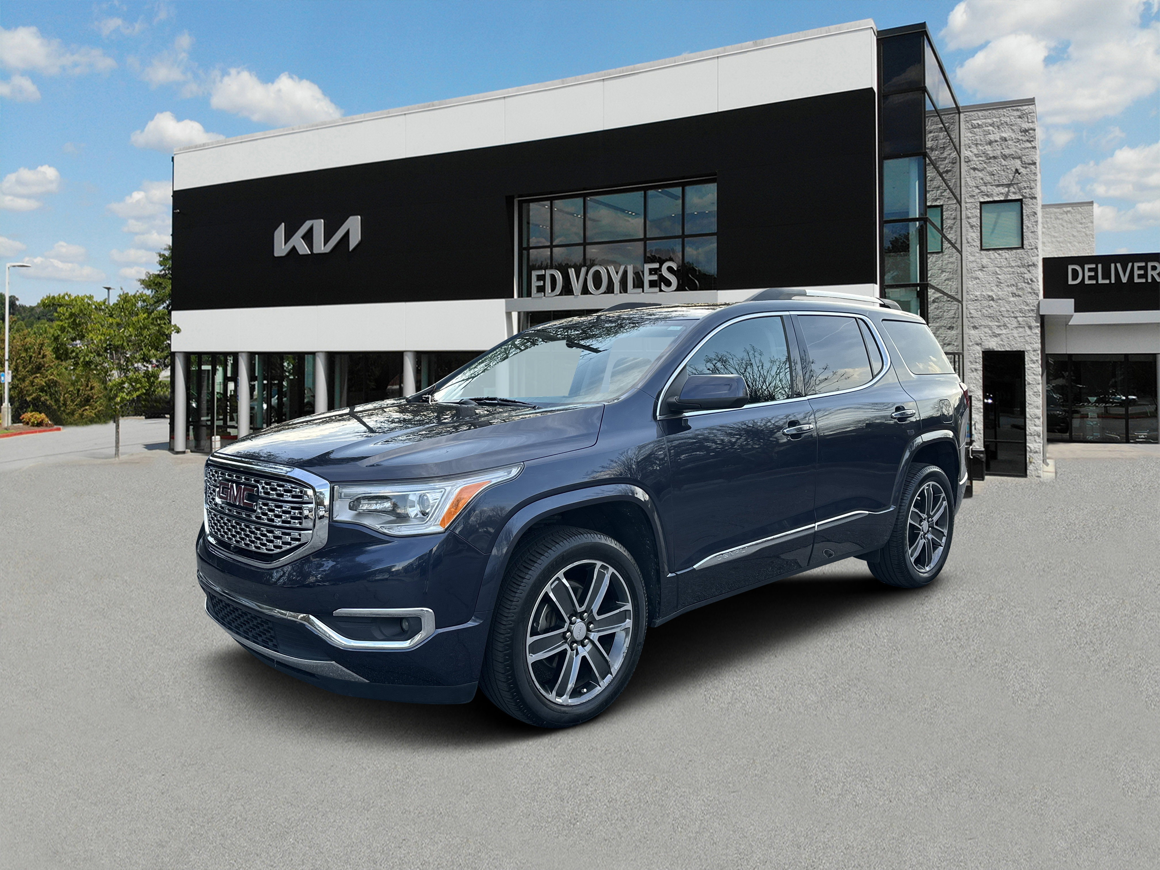 2018 GMC Acadia Denali's photo