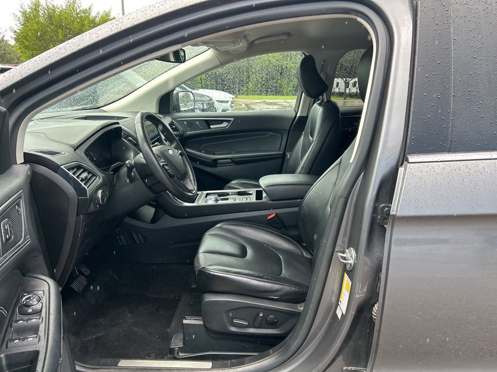 2022 Ford Edge Titanium photo 9