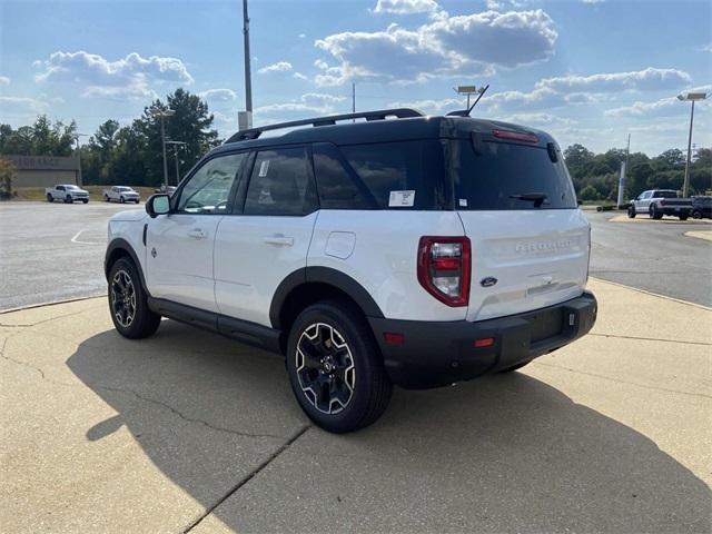 2025 Ford Bronco Sport Outer Banks photo 3