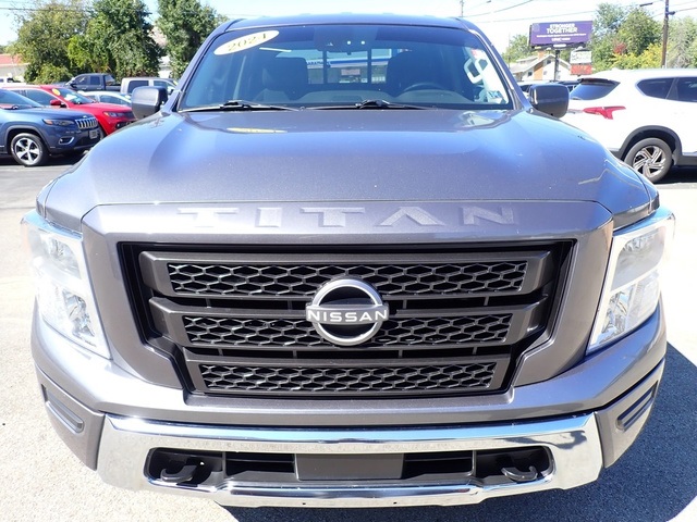 2024 Nissan Titan SV photo 8