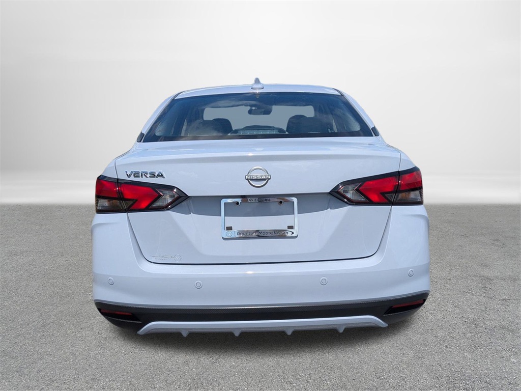 2025 Nissan Versa 1.6 SV photo 4