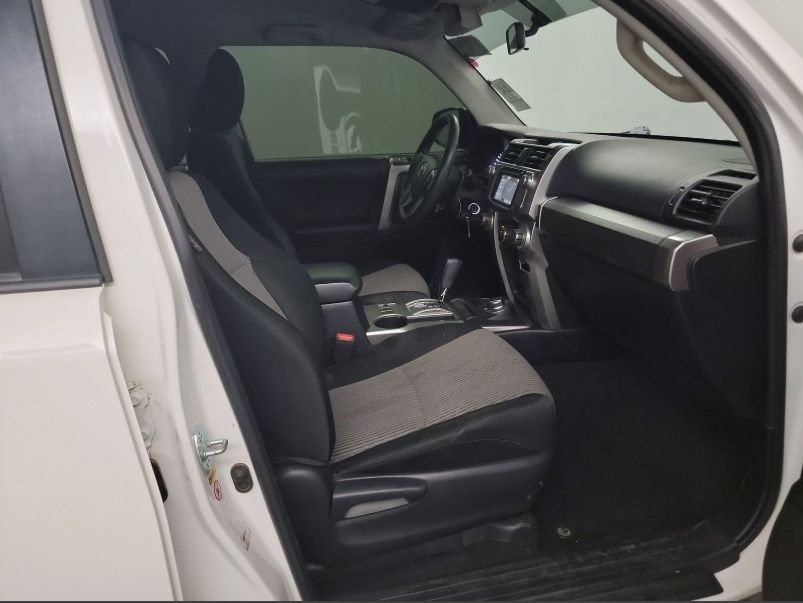 2019 Toyota 4Runner SR5 photo 24