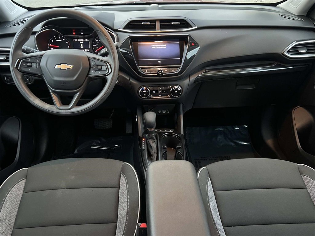 2023 Chevrolet Trailblazer LT photo 3