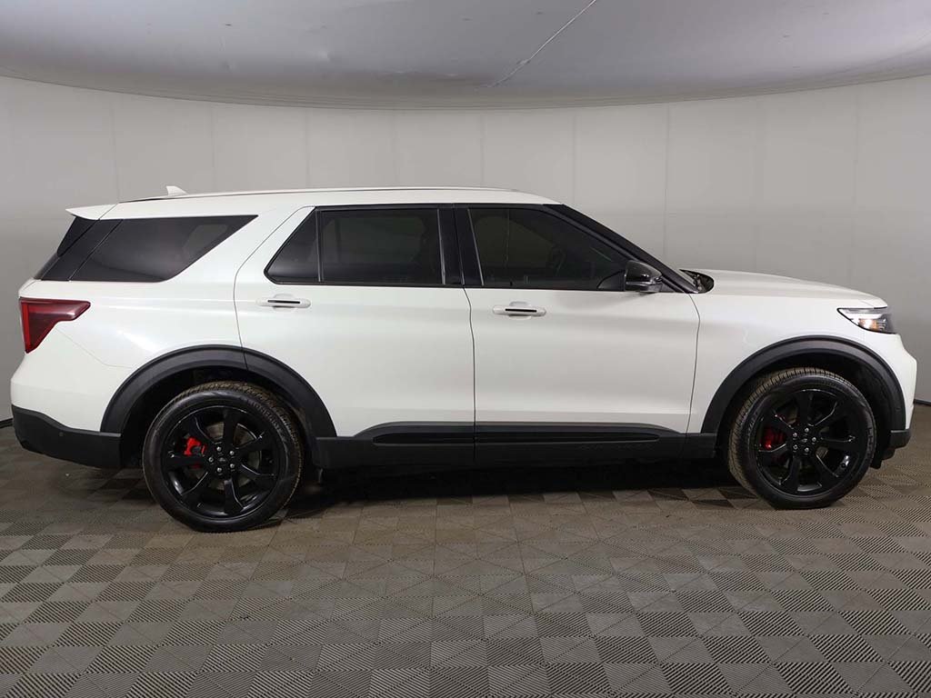 2022 Ford Explorer ST photo 16